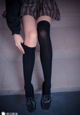 纯洁的轮舞曲在线_完整视频大全