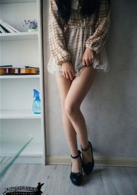 情欲电车蓝衣女_1080免费播放