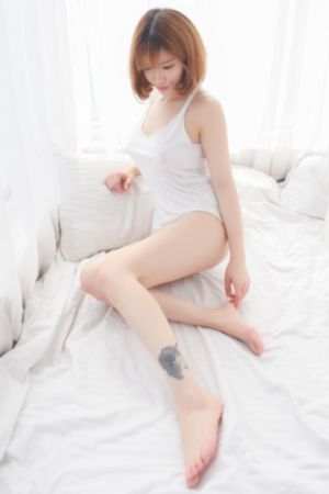 我的嫩模女友中文字幕_4K完整版观看