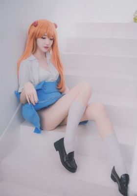 漫画电影_十万网红美女美酱
